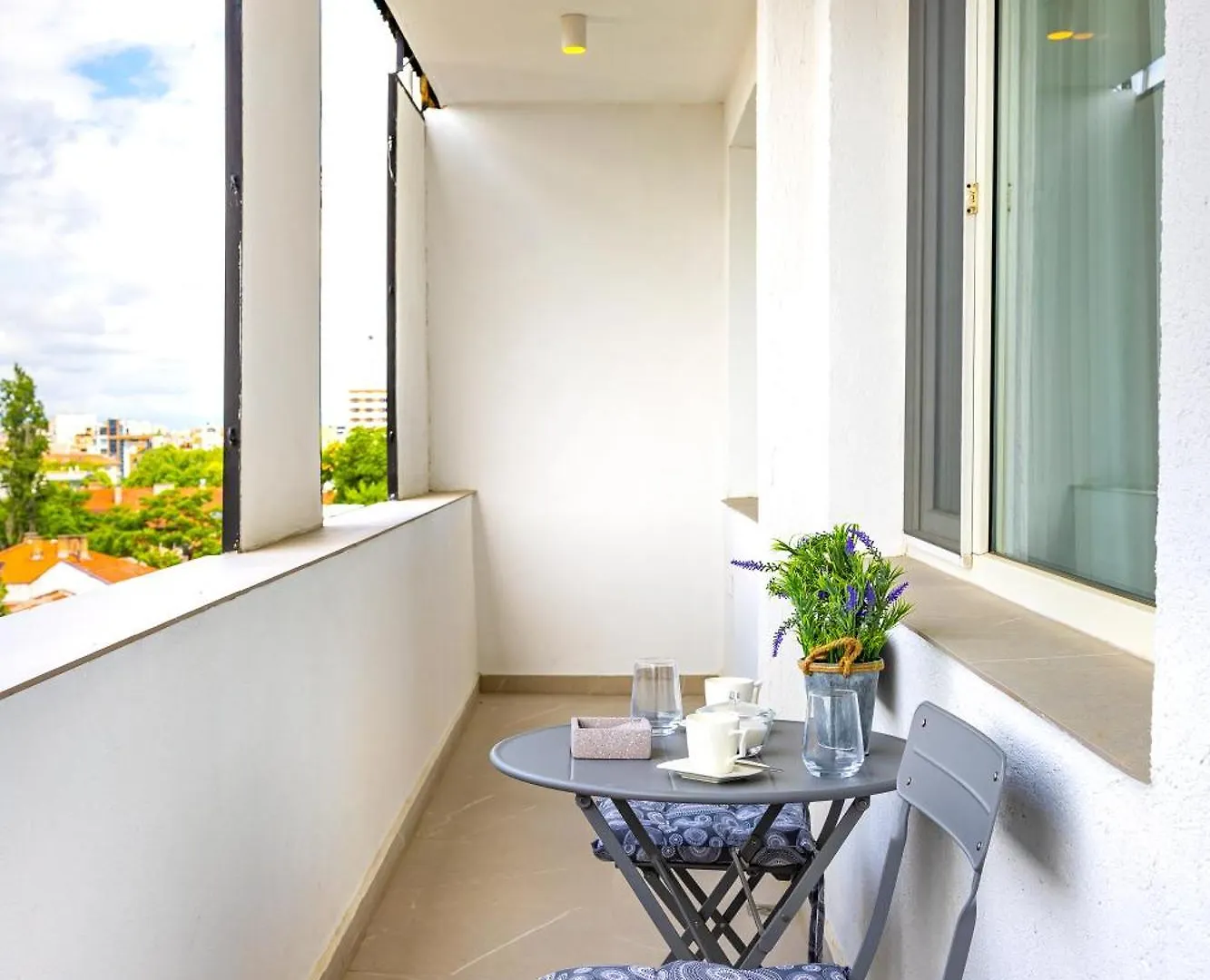 Sunset 2Br Apartment Parking Included 普罗夫迪夫